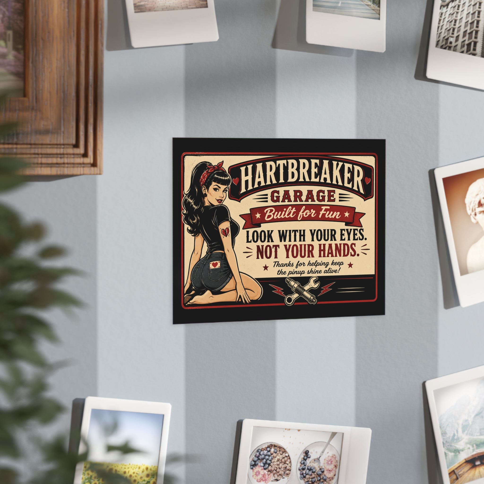 Hartbreaker Garage No Touch Sign – "Look With Your Eyes, Not Your Hands"